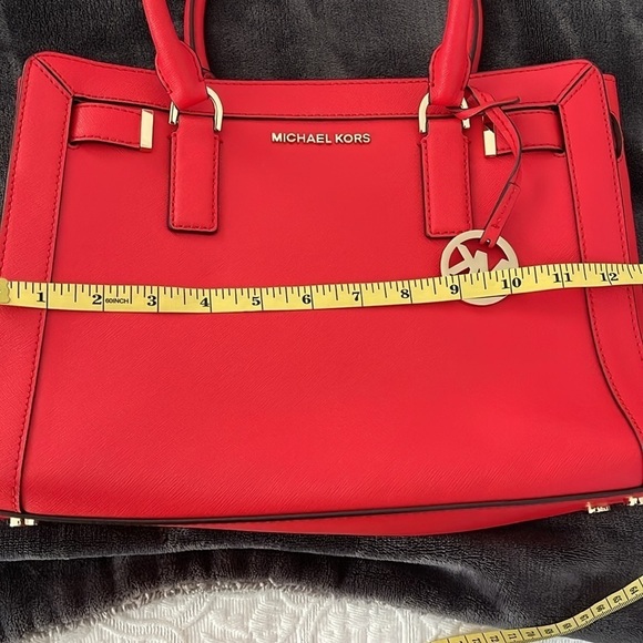 Michael Kors Dillon Tp Zip Med Satchel Sangria - Picture 6 of 8